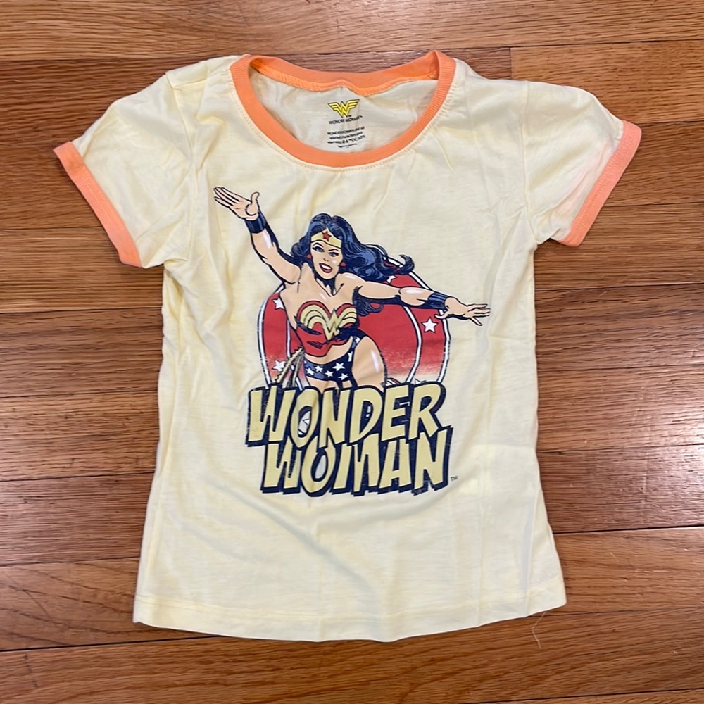 Wonder Woman T-shirt, yellow size 4T